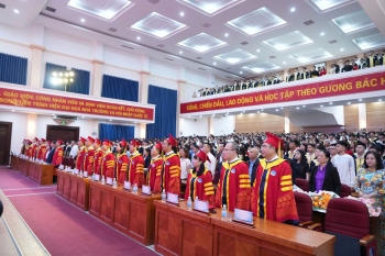 Cơ hội nghề nghiệp sau khi tốt nghiệp ngành Thương mại điện tử tại Việt Nam năm 2025